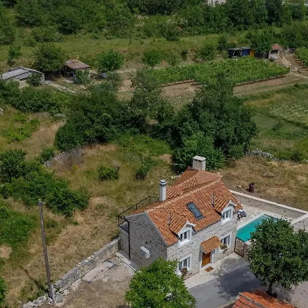 Mara * Drniš